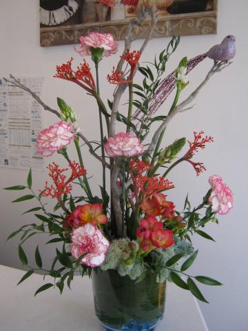 Grey_twigs_%26_carnations_2_WEB.JPG
